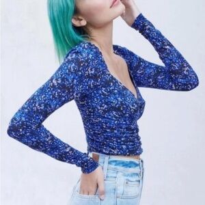 Urban Outfitters | UO Juliana Crepe Star Cutout Long-Sleeve Cropped Top